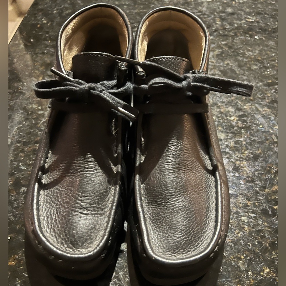 Clarks Wallabees Black Leather Size 8